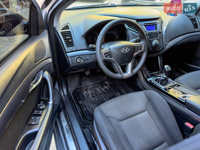 Серый Хендай и40, объемом двигателя 1.69 л и пробегом 142 тыс. км за 9100 $, фото 53 на Automoto.ua