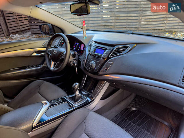 Серый Хендай и40, объемом двигателя 1.69 л и пробегом 142 тыс. км за 9100 $, фото 94 на Automoto.ua