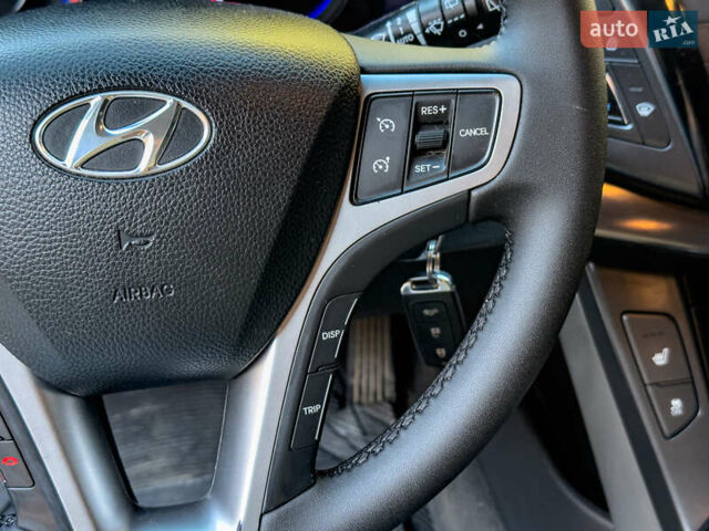 Серый Хендай и40, объемом двигателя 1.69 л и пробегом 142 тыс. км за 9100 $, фото 63 на Automoto.ua