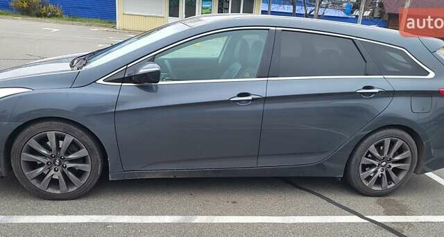 Серый Хендай и40, объемом двигателя 1.7 л и пробегом 238 тыс. км за 8500 $, фото 6 на Automoto.ua