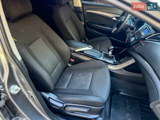 Серый Хендай и40, объемом двигателя 1.69 л и пробегом 142 тыс. км за 9100 $, фото 93 на Automoto.ua