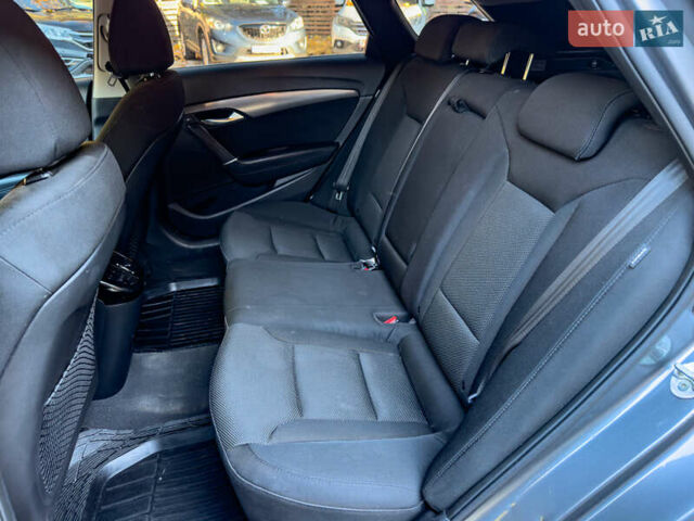 Серый Хендай и40, объемом двигателя 1.69 л и пробегом 142 тыс. км за 9100 $, фото 74 на Automoto.ua