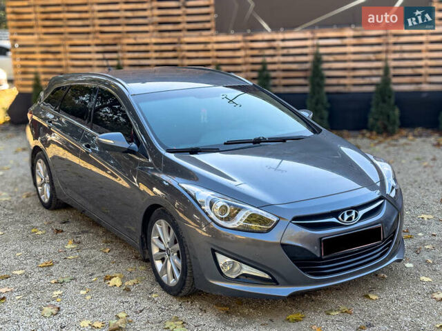 Серый Хендай и40, объемом двигателя 1.69 л и пробегом 142 тыс. км за 9100 $, фото 8 на Automoto.ua