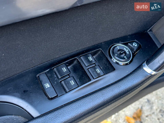 Серый Хендай и40, объемом двигателя 1.69 л и пробегом 142 тыс. км за 9100 $, фото 55 на Automoto.ua