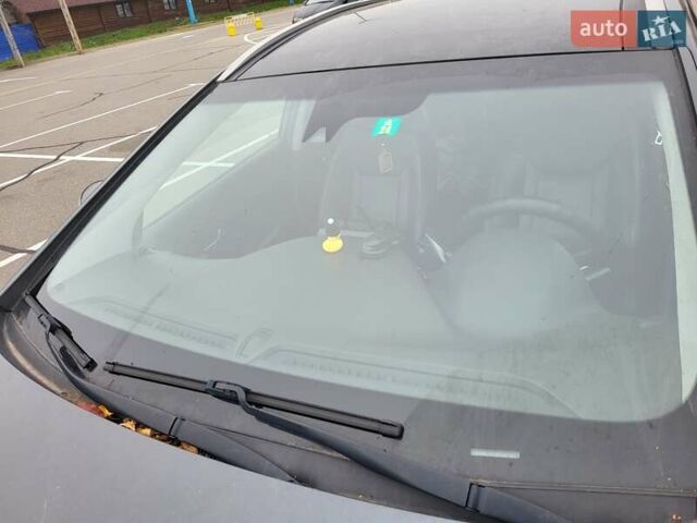 Серый Хендай и40, объемом двигателя 1.7 л и пробегом 238 тыс. км за 8500 $, фото 5 на Automoto.ua