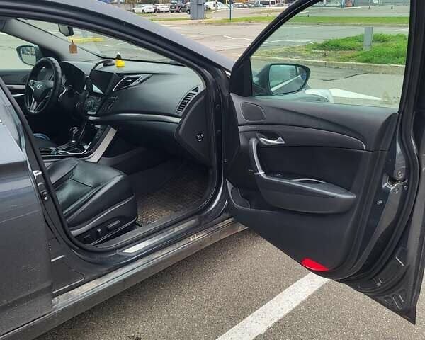 Серый Хендай и40, объемом двигателя 1.7 л и пробегом 238 тыс. км за 8500 $, фото 18 на Automoto.ua