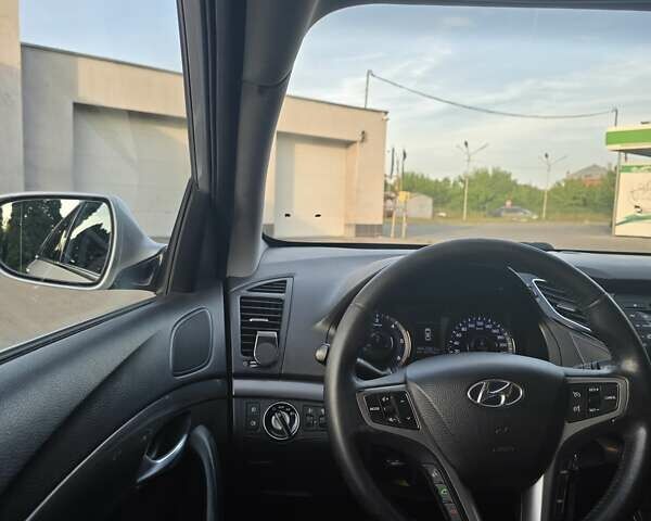 Серый Хендай и40, объемом двигателя 1.7 л и пробегом 242 тыс. км за 7300 $, фото 5 на Automoto.ua