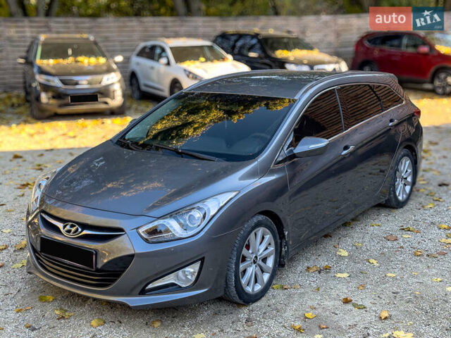 Серый Хендай и40, объемом двигателя 1.69 л и пробегом 142 тыс. км за 9100 $, фото 14 на Automoto.ua