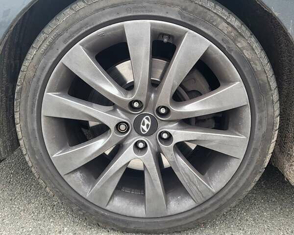 Серый Хендай и40, объемом двигателя 1.7 л и пробегом 238 тыс. км за 8500 $, фото 7 на Automoto.ua