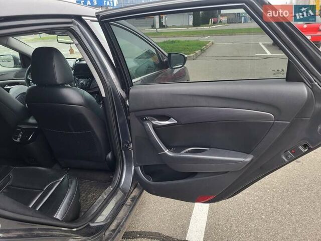 Серый Хендай и40, объемом двигателя 1.7 л и пробегом 238 тыс. км за 8500 $, фото 17 на Automoto.ua