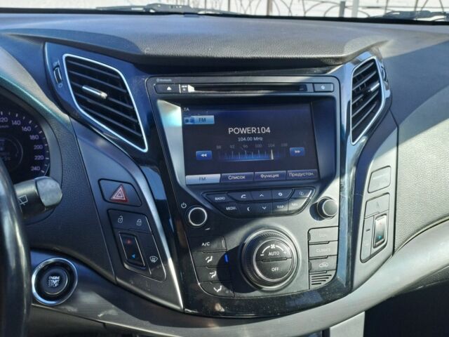 Серый Хендай и40, объемом двигателя 1.7 л и пробегом 261 тыс. км за 9900 $, фото 13 на Automoto.ua