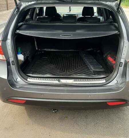 Серый Хендай и40, объемом двигателя 1.69 л и пробегом 248 тыс. км за 10499 $, фото 10 на Automoto.ua