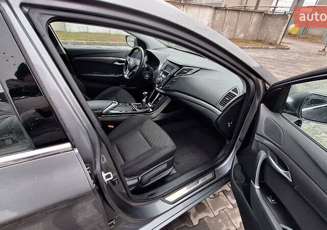 Сірий Хендай і40, об'ємом двигуна 1.7 л та пробігом 240 тис. км за 9300 $, фото 9 на Automoto.ua