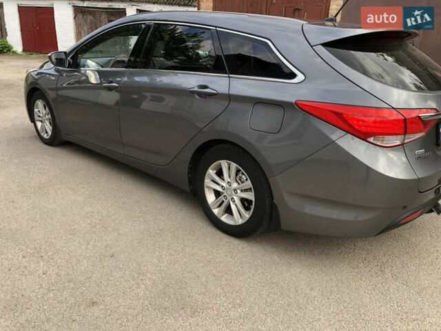 Сірий Хендай і40, об'ємом двигуна 1.69 л та пробігом 243 тис. км за 9500 $, фото 4 на Automoto.ua