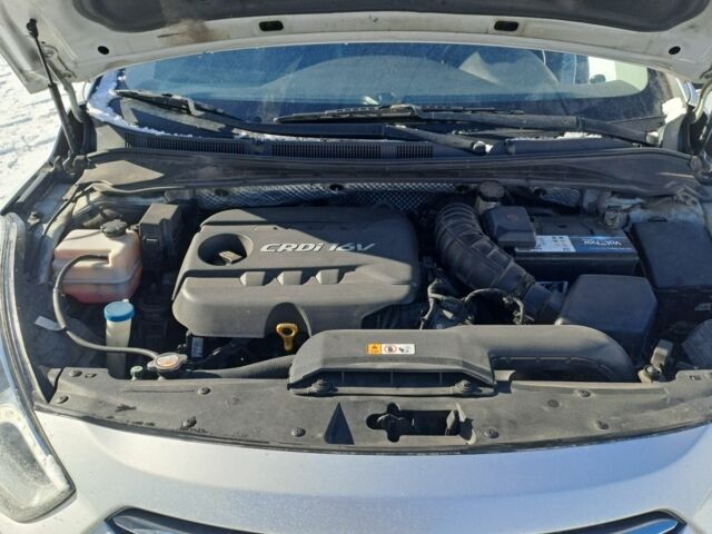 Серый Хендай и40, объемом двигателя 1.7 л и пробегом 261 тыс. км за 9900 $, фото 4 на Automoto.ua