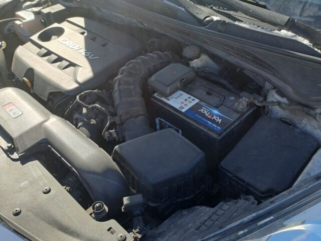 Серый Хендай и40, объемом двигателя 1.7 л и пробегом 261 тыс. км за 9900 $, фото 6 на Automoto.ua