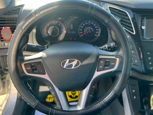 Серый Хендай и40, объемом двигателя 1.7 л и пробегом 180 тыс. км за 10300 $, фото 12 на Automoto.ua