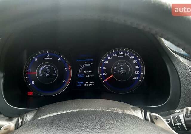 Сірий Хендай і40, об'ємом двигуна 1.69 л та пробігом 248 тис. км за 10300 $, фото 14 на Automoto.ua