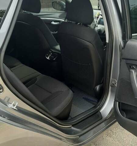 Серый Хендай и40, объемом двигателя 1.69 л и пробегом 248 тыс. км за 10499 $, фото 9 на Automoto.ua