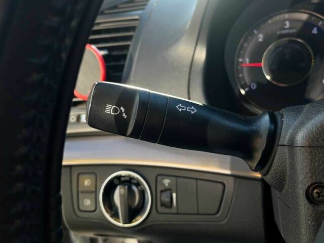 Серый Хендай и40, объемом двигателя 1.7 л и пробегом 180 тыс. км за 10300 $, фото 15 на Automoto.ua