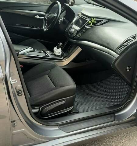 Серый Хендай и40, объемом двигателя 1.69 л и пробегом 248 тыс. км за 10499 $, фото 8 на Automoto.ua