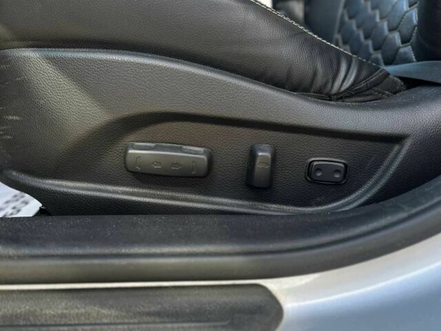 Серый Хендай и40, объемом двигателя 1.7 л и пробегом 180 тыс. км за 10300 $, фото 11 на Automoto.ua