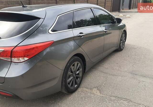 Сірий Хендай і40, об'ємом двигуна 1.69 л та пробігом 248 тис. км за 10300 $, фото 5 на Automoto.ua