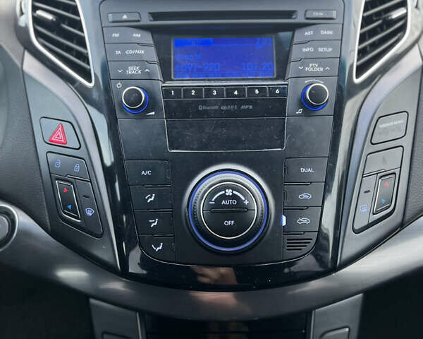 Серый Хендай и40, объемом двигателя 1.7 л и пробегом 169 тыс. км за 8100 $, фото 16 на Automoto.ua