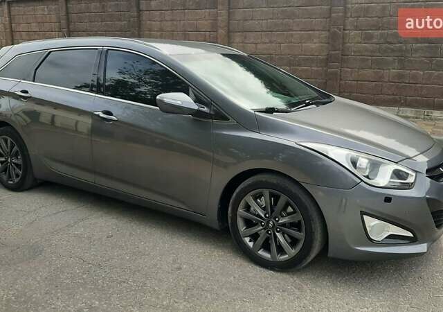 Серый Хендай и40, объемом двигателя 1.69 л и пробегом 248 тыс. км за 10499 $, фото 7 на Automoto.ua