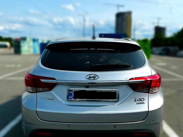 Серый Хендай и40, объемом двигателя 2 л и пробегом 268 тыс. км за 9900 $, фото 6 на Automoto.ua