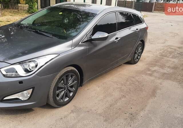 Сірий Хендай і40, об'ємом двигуна 1.69 л та пробігом 248 тис. км за 10300 $, фото 1 на Automoto.ua