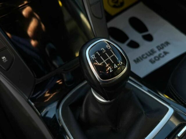 Серый Хендай и40, объемом двигателя 1.7 л и пробегом 180 тыс. км за 10300 $, фото 21 на Automoto.ua