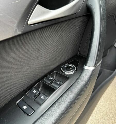 Серый Хендай и40, объемом двигателя 1.7 л и пробегом 163 тыс. км за 8490 $, фото 13 на Automoto.ua