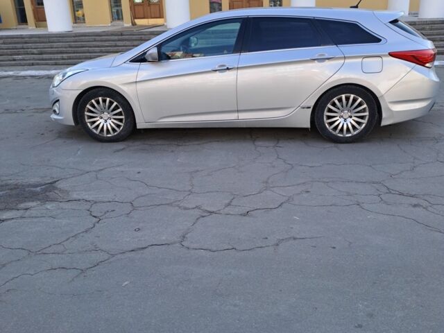 Серый Хендай и40, объемом двигателя 1.7 л и пробегом 261 тыс. км за 9900 $, фото 2 на Automoto.ua