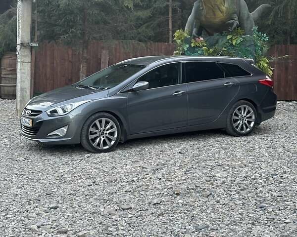 Сірий Хендай і40, об'ємом двигуна 1.69 л та пробігом 200 тис. км за 10300 $, фото 7 на Automoto.ua