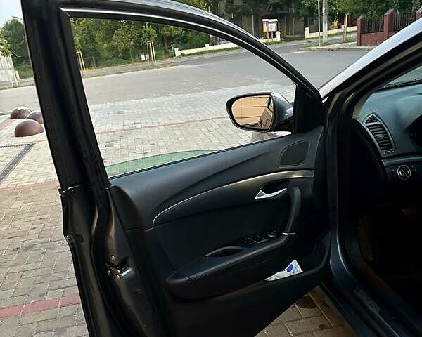 Сірий Хендай і40, об'ємом двигуна 1.7 л та пробігом 200 тис. км за 10200 $, фото 11 на Automoto.ua
