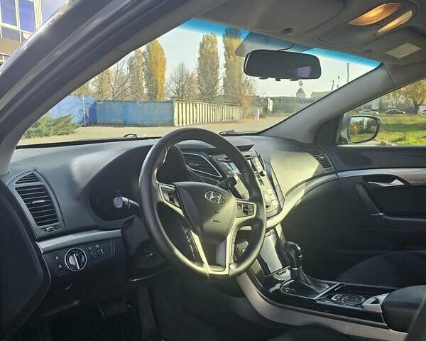 Сірий Хендай і40, об'ємом двигуна 1.7 л та пробігом 272 тис. км за 9200 $, фото 8 на Automoto.ua