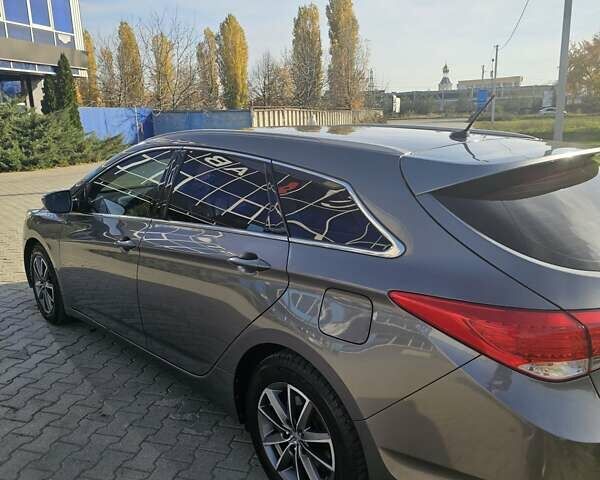 Сірий Хендай і40, об'ємом двигуна 1.7 л та пробігом 272 тис. км за 9200 $, фото 4 на Automoto.ua
