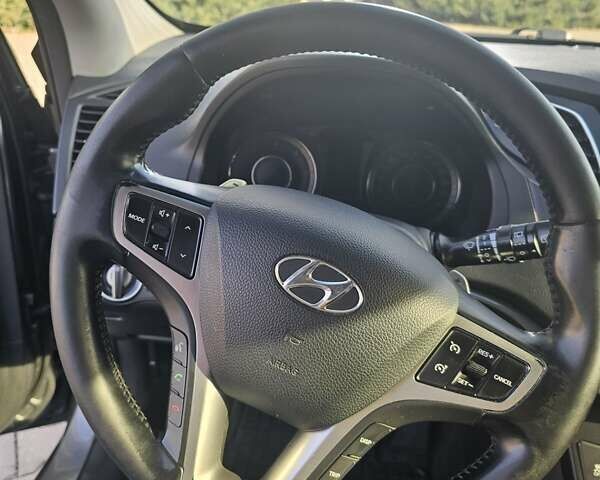 Сірий Хендай і40, об'ємом двигуна 1.7 л та пробігом 272 тис. км за 9200 $, фото 10 на Automoto.ua