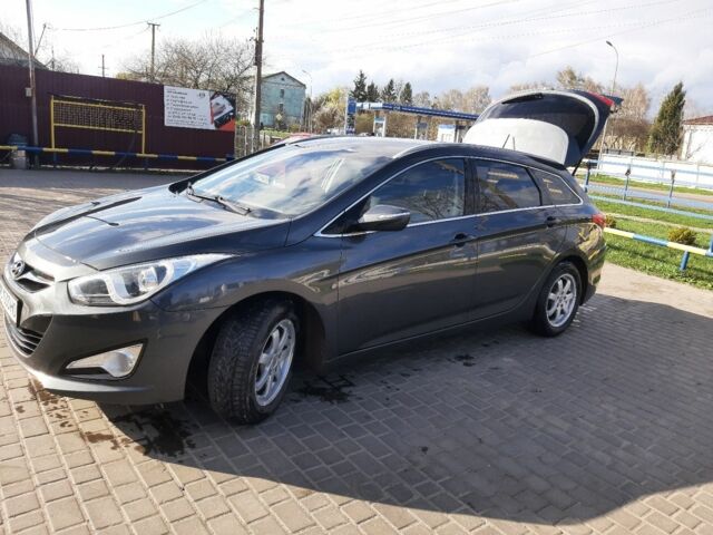 Серый Хендай и40, объемом двигателя 1.7 л и пробегом 220 тыс. км за 10200 $, фото 3 на Automoto.ua