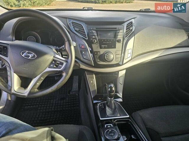 Сірий Хендай і40, об'ємом двигуна 1.7 л та пробігом 272 тис. км за 9200 $, фото 9 на Automoto.ua