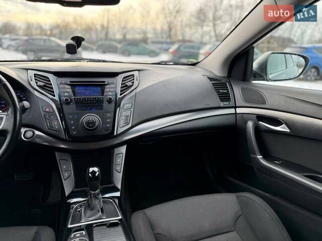 Серый Хендай и40, объемом двигателя 1.7 л и пробегом 210 тыс. км за 10599 $, фото 25 на Automoto.ua