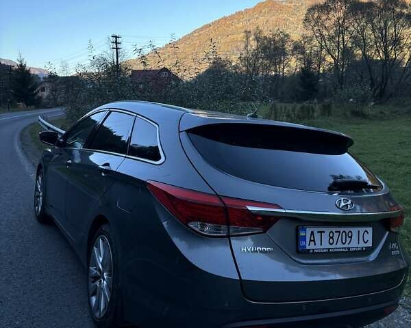 Сірий Хендай і40, об'ємом двигуна 1.69 л та пробігом 200 тис. км за 10300 $, фото 4 на Automoto.ua