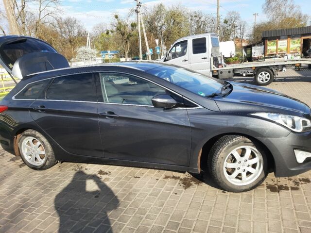 Серый Хендай и40, объемом двигателя 1.7 л и пробегом 220 тыс. км за 10200 $, фото 5 на Automoto.ua