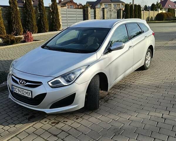 Серый Хендай и40, объемом двигателя 1.69 л и пробегом 269 тыс. км за 9200 $, фото 3 на Automoto.ua