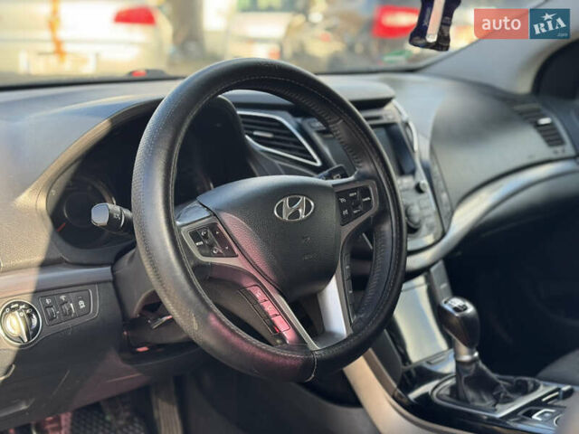 Сірий Хендай і40, об'ємом двигуна 1.69 л та пробігом 220 тис. км за 9499 $, фото 14 на Automoto.ua