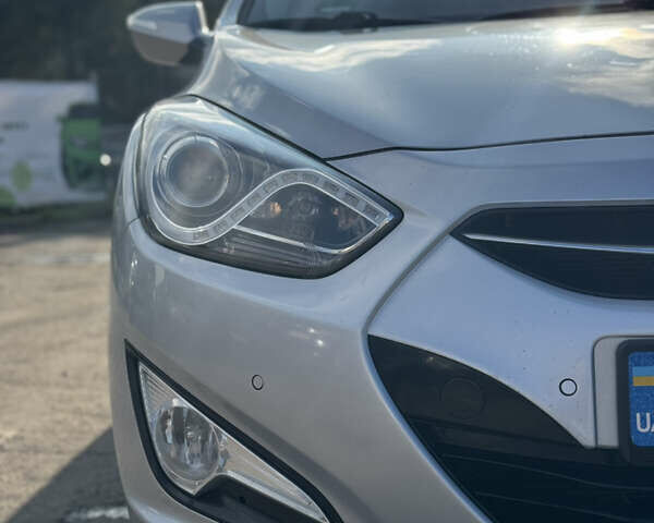 Сірий Хендай і40, об'ємом двигуна 1.69 л та пробігом 220 тис. км за 9499 $, фото 10 на Automoto.ua