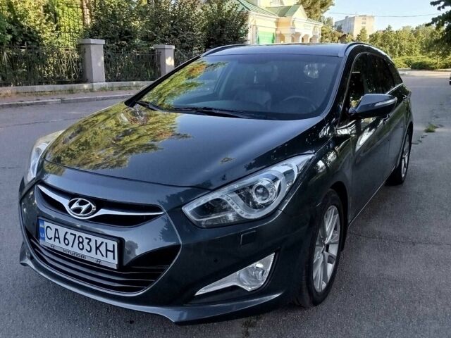 Сірий Хендай і40, об'ємом двигуна 1.7 л та пробігом 224 тис. км за 10950 $, фото 1 на Automoto.ua