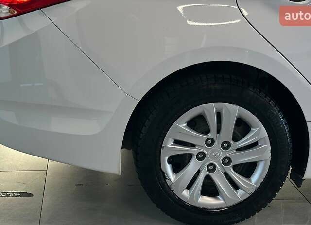 Серый Хендай и40, объемом двигателя 1.69 л и пробегом 288 тыс. км за 9300 $, фото 6 на Automoto.ua