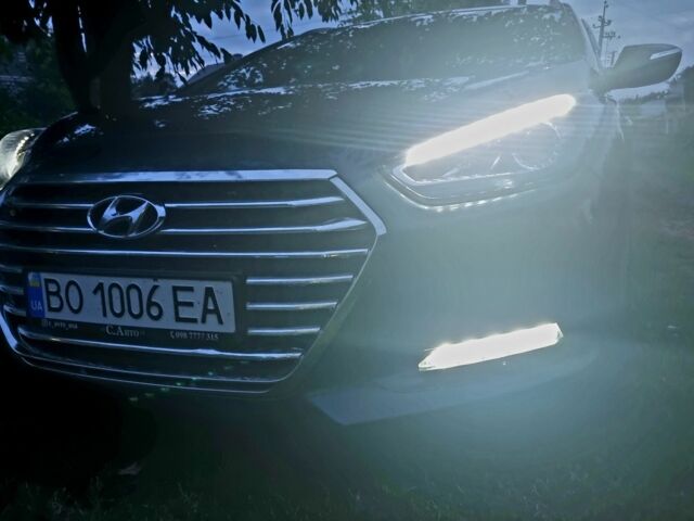 Серый Хендай и40, объемом двигателя 1.7 л и пробегом 217 тыс. км за 11999 $, фото 6 на Automoto.ua